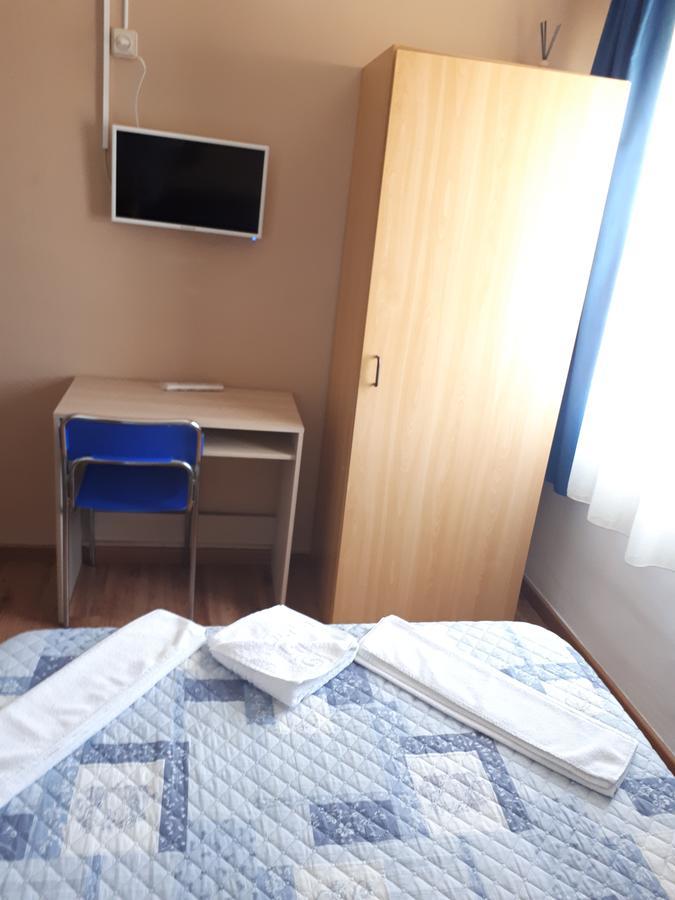 Hostal Oklahoma Reus Exteriör bild